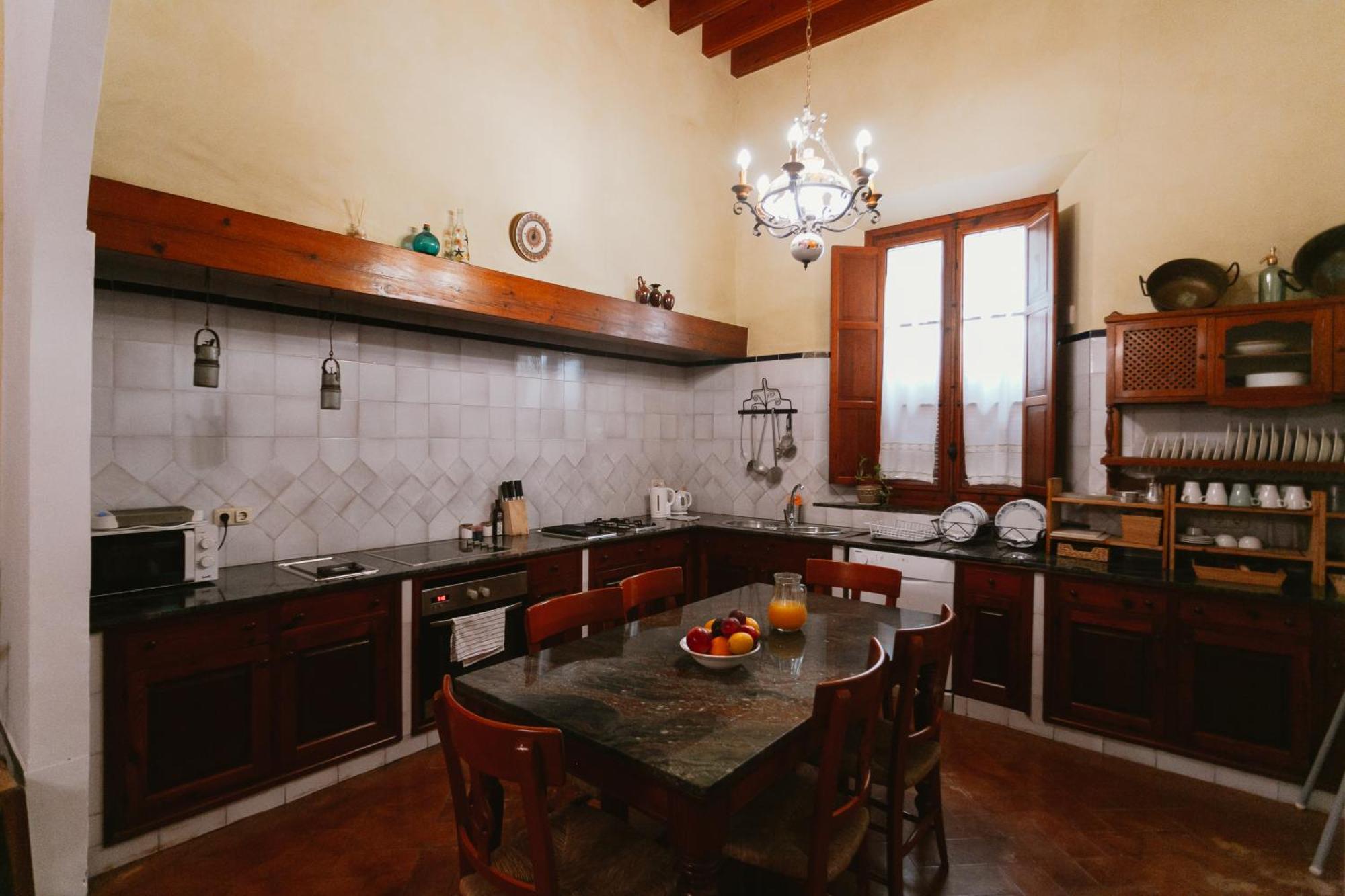 Komodo Casa Maravillas Sevilla